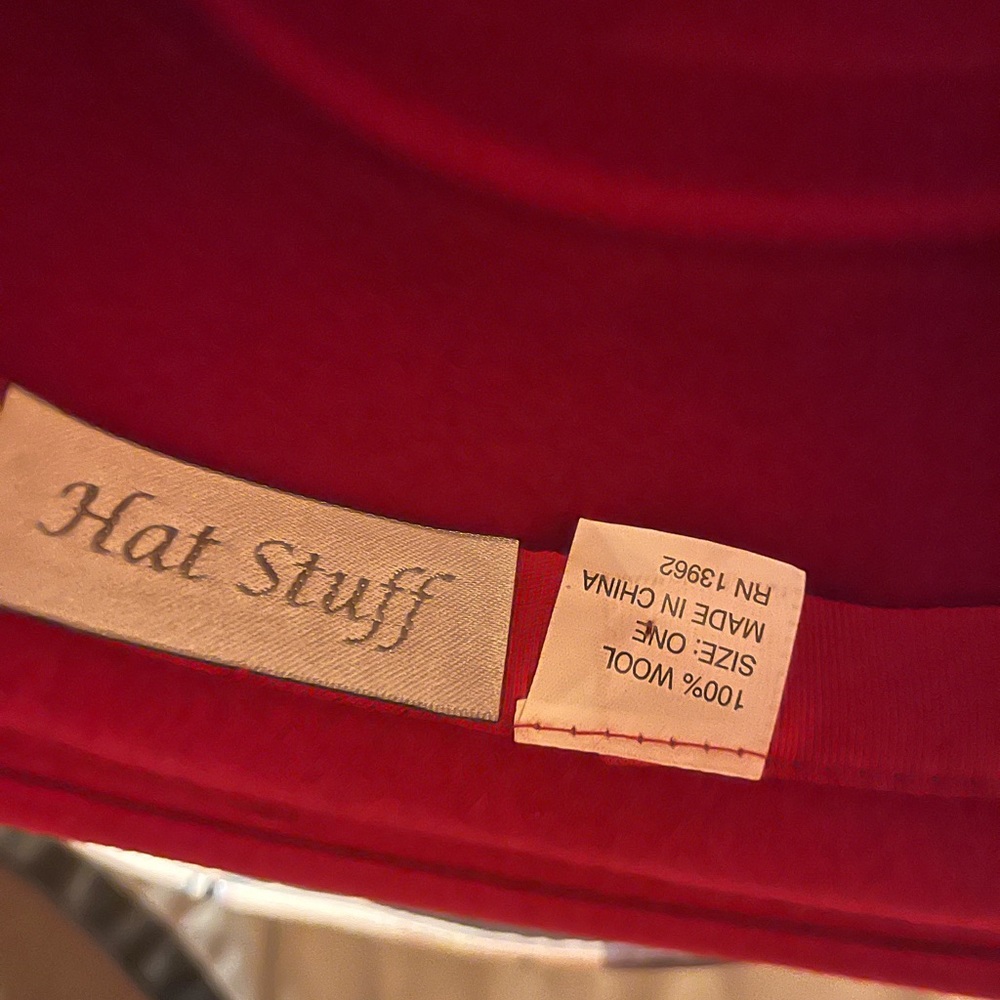 Red hat - Picture 4 of 4